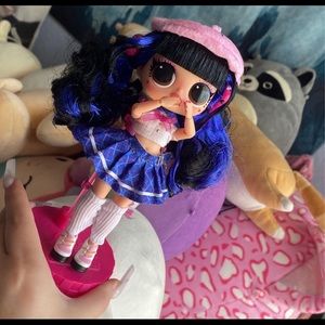 Selling an lol doll